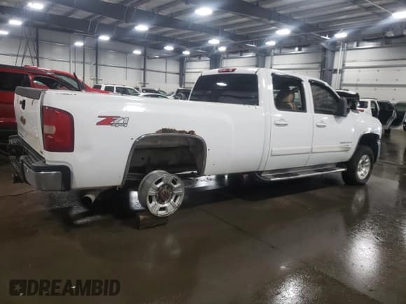 ✅ 2007 Chevrolet Silverado 2500HD LTZ • VIN: 1GCHK23607F500627 • Lot: 68765834. Wystawiony na Copart z przebiegiem 263 789 mil. Bezpłatny archiwum sprzedaży aukcyjnych z USA i szczegółowy raport historii pojazdu na DreamBid. Zdjęcie 3.