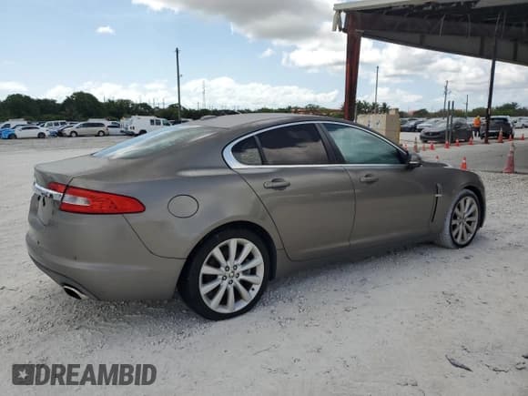 ✅ 2010 Jaguar XF Luxury • VIN: SAJWA0FA0AHR55294 • Lot: 56430375. Listed on Copart with 85,350 mi. Free auction sales archive from the USA and detailed vehicle history report at DreamBid. Image 3.