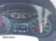 2018 Chevrolet Malibu LT z VIN 1G1ZD5ST8JF137789, wystawiony jako IAAI lot #41968346 z przebiegiem 120 638 mil mil oraz . Historia ofert i sprzedaży dostępna na DreamBid. Obrazek 7.