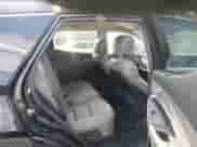 2017 Hyundai Santa Fe 2.0T z VIN 5XYZUDLA8HG502333, wystawiony jako IAAI lot #41246195 z przebiegiem 62 772 mil mil oraz . Historia ofert i sprzedaży dostępna na DreamBid. Obrazek 8.