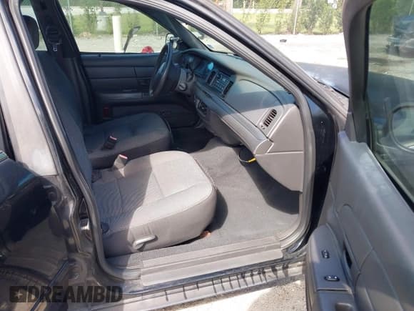 ✅ 2003 Ford Police Interceptor Street Appear • VIN: 2FAFP71W43X141540 • Lot: 43341761. Listed on IAAI with 101,636 mi. Free auction sales archive from the USA and detailed vehicle history report at DreamBid. Image 5.