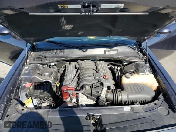 ✅ 2016 Dodge Challenger SRT 392 • VIN: 2C3CDZDJ1GH326392 • Lot: 91478375. Wystawiony na Copart z przebiegiem 37 721 mil. Bezpłatny archiwum sprzedaży aukcyjnych z USA i szczegółowy raport historii pojazdu na DreamBid. Zdjęcie 11.