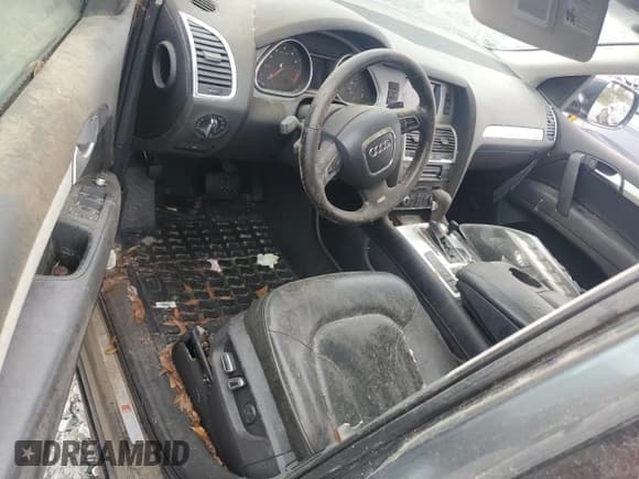 ✅ 2010 Audi Q7 • VIN: WA1MYAFE2AD003568 • Lot: 84412205. Listed on Copart with Not provided. Free auction sales archive from the USA and detailed vehicle history report at DreamBid. Image 8.