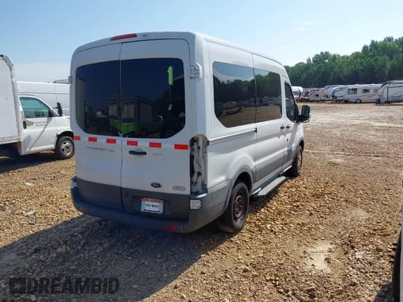 ✅ 2016 Ford Transit XL • VIN: 1FDZK1CM4GKB46112 • Lot: 42799593. Wystawiony na IAAI z przebiegiem 207 041 mil. Bezpłatny archiwum sprzedaży aukcyjnych z USA i szczegółowy raport historii pojazdu na DreamBid. Zdjęcie 4.