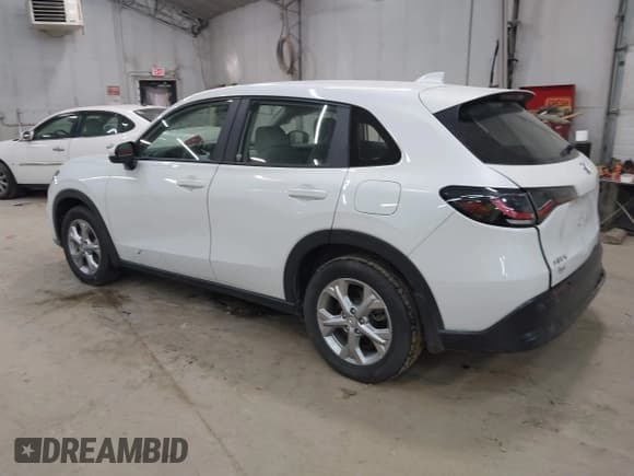 ✅ 2024 Honda HR-V LX • VIN: 3CZRZ2H35RM719109 • Lot: 43350815. Listed on IAAI with 29,816 mi. Free auction sales archive from the USA and detailed vehicle history report at DreamBid. Image 3.