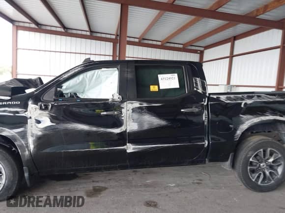 2023 Chevrolet Silverado 1500 RST with VIN 2GCPADED9P1133448, listed as a IAAI auction lot 43124921 with Not provided miles and . Bid and sale history available at DreamBid. Image 21.