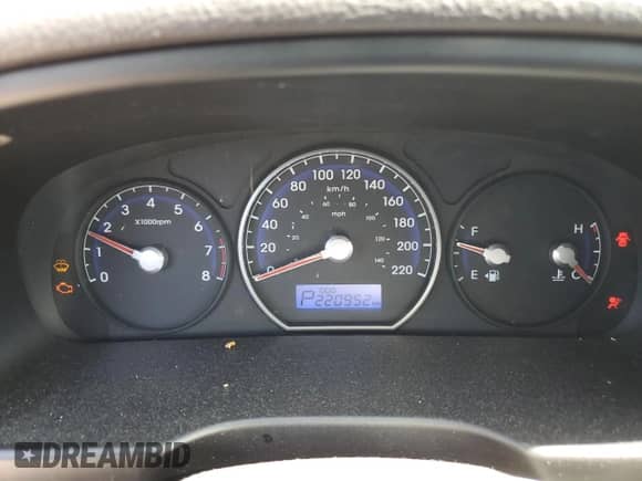 2010 Hyundai Santa Fe GL with VIN 5NMSGDAG6AH376713, listed as a Copart auction lot 69019845 with 220,952 mi miles and Salvage title. Bid and sale history available at DreamBid. Image 9.