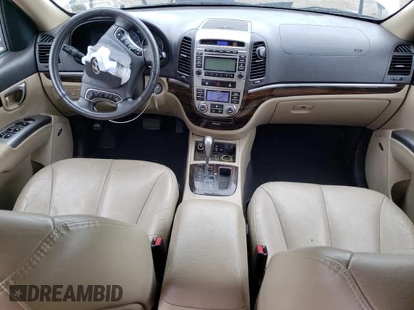 ✅ 2011 Hyundai Santa Fe Limited • VIN: 5XYZKDAG4BG089007 • Lot: 62738704. Listed on Copart with 198,677 mi. Free auction sales archive from the USA and detailed vehicle history report at DreamBid. Image 8.