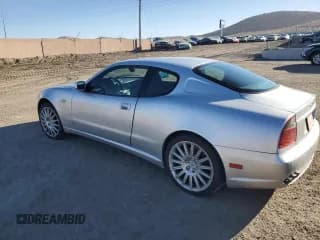 ✅ 2002 Maserati Coupe • VIN: ZAMBC38A420008115 • Lot: 45920775. Wystawiony na Copart z przebiegiem Nie podano. Bezpłatny archiwum sprzedaży aukcyjnych z USA i szczegółowy raport historii pojazdu na DreamBid. Zdjęcie 2.