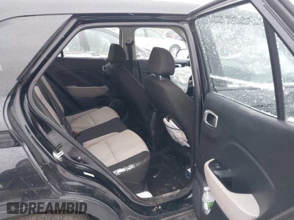 ✅ 2020 Hyundai Venue SEL • VIN: KMHRC8A37LU053700 • Lot: 41253662. Listed on IAAI with 102,226 mi. Free auction sales archive from the USA and detailed vehicle history report at DreamBid. Image 8.