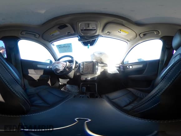 ✅ 2024 Volvo XC40 Core Bright Theme • VIN: YV4L12UK2R2212754 • Lot: 41650426. Listed on IAAI with 15,257 mi. Free auction sales archive from the USA and detailed vehicle history report at DreamBid. Image 18.