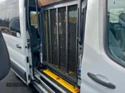 ✅ 2016 Ford Transit Cargo • VIN: 1FTYR2CM5GKA32959 • Lot: 96002725. Wystawiony na Copart z przebiegiem 265 344 mil. Bezpłatny archiwum sprzedaży aukcyjnych z USA i szczegółowy raport historii pojazdu na DreamBid. Zdjęcie 11.