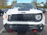✅ 2023 Jeep Renegade Trailhawk • VIN: ZACNJDC15PPP55001 • Lot: 43420168. Wystawiony na IAAI z przebiegiem 16 640 mil. Bezpłatny archiwum sprzedaży aukcyjnych z USA i szczegółowy raport historii pojazdu na DreamBid. Zdjęcie 6.