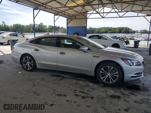 ✅ 2017 Buick LaCrosse Essence • VIN: 1G4ZP5SS1HU169152 • Lot: 70026615. Wystawiony na Copart z przebiegiem 94 717 mil. Bezpłatny archiwum sprzedaży aukcyjnych z USA i szczegółowy raport historii pojazdu na DreamBid. Zdjęcie 4.