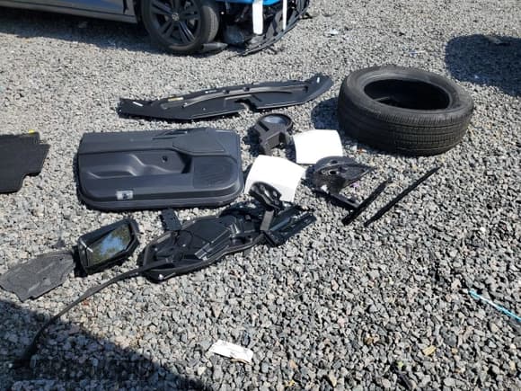 ✅ 2025 Lexus GX 550 Premium • VIN: JTJTBCDX2S5053432 • Lot: 67443515. Listed on Copart with 9,752 mi. Free auction sales archive from the USA and detailed vehicle history report at DreamBid. Image 13.