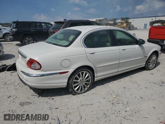 ✅ 2007 Jaguar X-Type • VIN: SAJWA51A17WJ15355 • Lot: 70905775. Listed on Copart with 113,000 mi. Free auction sales archive from the USA and detailed vehicle history report at DreamBid. Image 3.