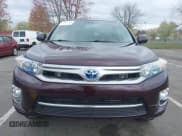 ✅ 2013 Toyota Highlander Limited • VIN: JTEDC3EH7D2017120 • Lot: 42060409. Listed on IAAI with 122,721 mi. Free auction sales archive from the USA and detailed vehicle history report at DreamBid. Image 12.