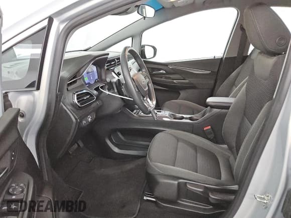 ✅ 2023 Chevrolet Bolt EV 1LT • VIN: 1G1FW6S01P4196776 • Lot: 81855234. Wystawiony na Copart z przebiegiem 17 946 mil. Bezpłatny archiwum sprzedaży aukcyjnych z USA i szczegółowy raport historii pojazdu na DreamBid. Zdjęcie 7.