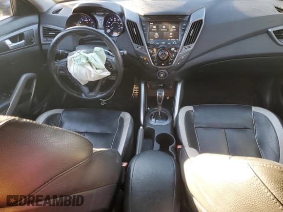 ✅ 2015 Hyundai Veloster Turbo • VIN: KMHTC6AE4FU239856 • Lot: 84735344. Wystawiony na Copart z przebiegiem 70 209 mil. Bezpłatny archiwum sprzedaży aukcyjnych z USA i szczegółowy raport historii pojazdu na DreamBid. Zdjęcie 8.