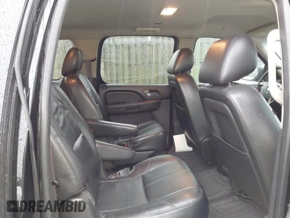 ✅ 2013 Chevrolet Suburban LT • VIN: 1GNSKJE75DR253466 • Лот: 43835635. Опубликован ранее на IAAI с пробегом 339 418 миль. Бесплатный доступ к архиву аукционных продаж из США и подробный отчёт об истории автомобиля на DreamBid. Изображение 8.