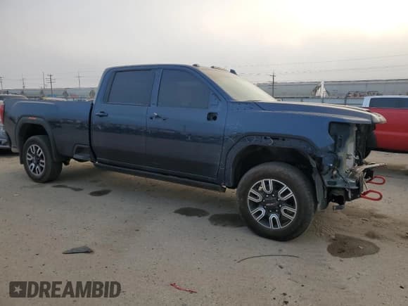 ✅ 2021 GMC Sierra 3500HD AT4 • VIN: 1GT49VEY9MF269605 • Lot: 83110844. Wystawiony na Copart z przebiegiem 13 890 mil. Bezpłatny archiwum sprzedaży aukcyjnych z USA i szczegółowy raport historii pojazdu na DreamBid. Zdjęcie 4.