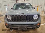 ✅ 2018 Jeep Renegade Sport • VIN: ZACCJBAB9JPH69713 • Lot: 94594195. Wystawiony na Copart z przebiegiem 69 783 mil. Bezpłatny archiwum sprzedaży aukcyjnych z USA i szczegółowy raport historii pojazdu na DreamBid. Zdjęcie 5.