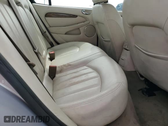 ✅ 2003 Jaguar X-Type 2.5L Manual • VIN: SAJEA51D43XD43038 • Lot: 67460665. Wystawiony na Copart z przebiegiem 99 270 mil. Bezpłatny archiwum sprzedaży aukcyjnych z USA i szczegółowy raport historii pojazdu na DreamBid. Zdjęcie 10.