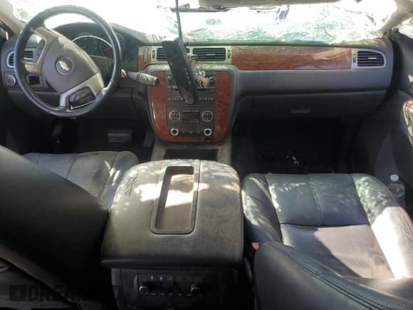 ✅ 2014 Chevrolet Tahoe LT • VIN: 1GNSCBE02ER110627 • Lot: 92436225. Wystawiony na Copart z przebiegiem Nie podano. Bezpłatny archiwum sprzedaży aukcyjnych z USA i szczegółowy raport historii pojazdu na DreamBid. Zdjęcie 8.