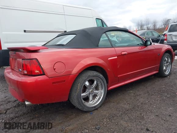 ✅ 2002 Ford Mustang GT Deluxe • VIN: 1FAFP45X72F236198 • Лот: 43746224. Опубликован ранее на IAAI с пробегом 94 081 миль. Бесплатный доступ к архиву аукционных продаж из США и подробный отчёт об истории автомобиля на DreamBid. Изображение 4.