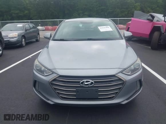✅ 2017 Hyundai Elantra SE • VIN: 5NPD84LF5HH020664 • Lot: 42936498. Listed on IAAI with 184,949 mi. Free auction sales archive from the USA and detailed vehicle history report at DreamBid. Image 12.