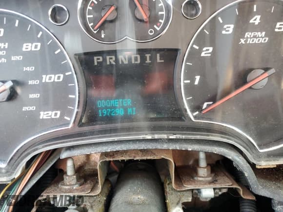 ✅ 2007 Chevrolet Equinox LS • VIN: 2CNDL13F076238653 • Лот: 48764555. Опубликован ранее на Copart с пробегом 197 290 миль. Бесплатный доступ к архиву аукционных продаж из США и подробный отчёт об истории автомобиля на DreamBid. Изображение 9.