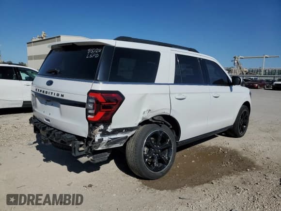 ✅ 2022 Ford Expedition Limited • VIN: 1FMJU2AT5NEA36141 • Лот: 86780405. Опубликован ранее на Copart с пробегом 45 283 миль. Бесплатный доступ к архиву аукционных продаж из США и подробный отчёт об истории автомобиля на DreamBid. Изображение 3.