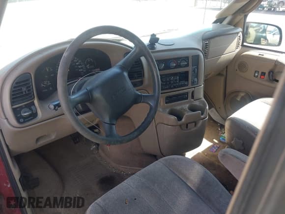 ✅ 1998 GMC Safari • VIN: 1GKDM19W7WB540093 • Лот: 42003889. Опубликован ранее на IAAI с пробегом 214 439 миль. Бесплатный доступ к архиву аукционных продаж из США и подробный отчёт об истории автомобиля на DreamBid. Изображение 5.