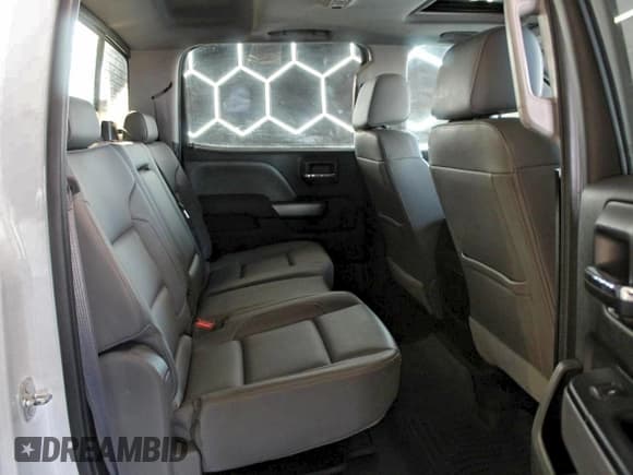 ✅ 2016 Chevrolet Silverado 3500HD LTZ • VIN: 1GC4K0C86GF201664 • Lot: 95964955. Wystawiony na Copart z przebiegiem 138 332 mil. Bezpłatny archiwum sprzedaży aukcyjnych z USA i szczegółowy raport historii pojazdu na DreamBid. Zdjęcie 6.