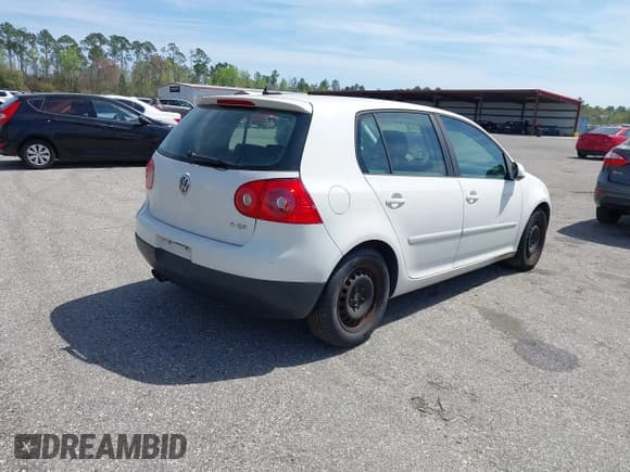 ✅ 2008 Volkswagen Rabbit S • VIN: WVWDB71K78W338038 • Lot: 41779015. Listed on IAAI with 172,696 mi. Free auction sales archive from the USA and detailed vehicle history report at DreamBid. Image 4.