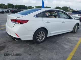 2018 Hyundai Sonata SE z VIN 5NPE24AFXJH668922, wystawiony jako IAAI lot #42826549 z przebiegiem 68 374 mil mil oraz . Historia ofert i sprzedaży dostępna na DreamBid. Obrazek 4.