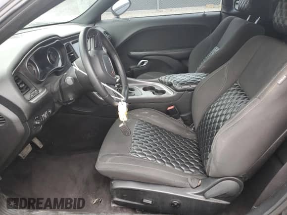 ✅ 2017 Dodge Challenger SXT Plus • VIN: 2C3CDZAG3HH516995 • Лот: 91494545. Опубликован ранее на Copart с пробегом 84 266 миль. Бесплатный доступ к архиву аукционных продаж из США и подробный отчёт об истории автомобиля на DreamBid. Изображение 7.