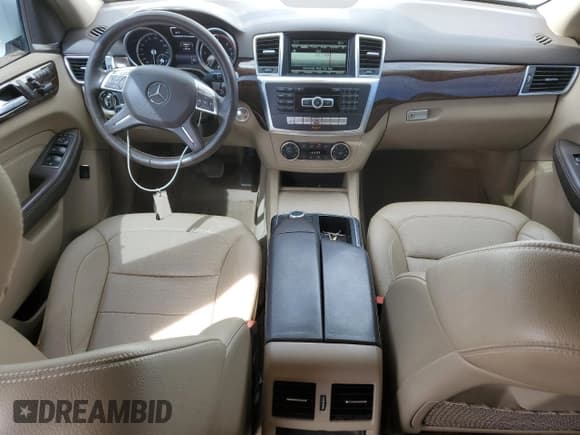 ✅ 2014 Mercedes-Benz M 350 • VIN: 4JGDA2EB6EA327827 • Lot: 71994075. Wystawiony na Copart z przebiegiem 178 338 mil. Bezpłatny archiwum sprzedaży aukcyjnych z USA i szczegółowy raport historii pojazdu na DreamBid. Zdjęcie 8.