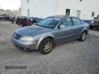 ✅ 2004 Volkswagen Passat GLS • VIN: WVWPD63B84P200382 • Lot: 71932095. Listed on Copart with 253,626 mi. Free auction sales archive from the USA and detailed vehicle history report at DreamBid. Image 1.