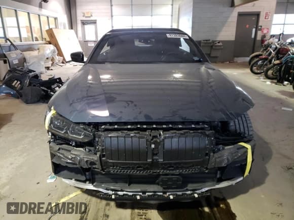 ✅ 2023 BMW 4 Series M440i xDrive • VIN: WBA63AT03PCM38343 • Lot: 41393084. Wystawiony na Copart z przebiegiem 5 076 mil. Bezpłatny archiwum sprzedaży aukcyjnych z USA i szczegółowy raport historii pojazdu na DreamBid. Zdjęcie 5.