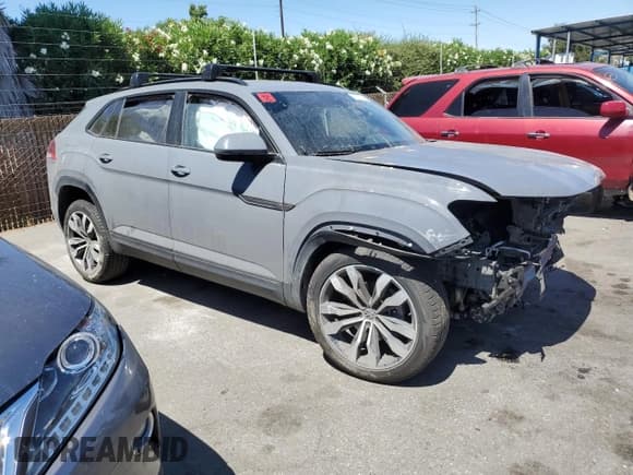✅ 2021 Volkswagen Atlas SEL • VIN: 1V2SE2CA9MC201392 • Lot: 66317304. Wystawiony na Copart z przebiegiem Nie podano. Bezpłatny archiwum sprzedaży aukcyjnych z USA i szczegółowy raport historii pojazdu na DreamBid. Zdjęcie 4.