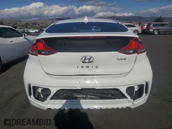 ✅ 2020 Hyundai Ioniq SE • VIN: KMHC75LC6LU194618 • Lot: 84593305. Wystawiony na Copart z przebiegiem 99 117 mil. Bezpłatny archiwum sprzedaży aukcyjnych z USA i szczegółowy raport historii pojazdu na DreamBid. Zdjęcie 6.
