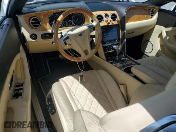 ✅ 2016 Bentley Continental GT • VIN: SCBFJ7ZA3GC054870 • Lot: 58043645. Listed on Copart with 28,544 mi. Free auction sales archive from the USA and detailed vehicle history report at DreamBid. Image 8.