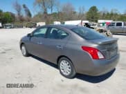 ✅ 2013 Nissan Versa S Plus • VIN: 3N1CN7AP2DL841722 • Lot: 41888545. Wystawiony na IAAI z przebiegiem 115 834 mil. Bezpłatny archiwum sprzedaży aukcyjnych z USA i szczegółowy raport historii pojazdu na DreamBid. Zdjęcie 3.