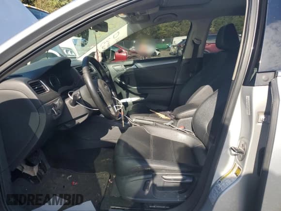 ✅ 2014 Volkswagen Jetta TDI • VIN: 3VWLL7AJ8EM422717 • Lot: 86986875. Wystawiony na Copart z przebiegiem 140 396 mil. Bezpłatny archiwum sprzedaży aukcyjnych z USA i szczegółowy raport historii pojazdu na DreamBid. Zdjęcie 7.