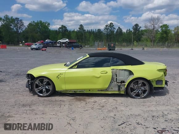 ✅ 2022 BMW M4 Competition xDrive • VIN: WBS33BA05NCK26886 • Lot: 41974262. Listed on IAAI with 21,471 mi. Free auction sales archive from the USA and detailed vehicle history report at DreamBid. Image 15.