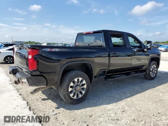 ✅ 2023 Chevrolet Silverado 2500HD Custom • VIN: 2GC1YME72P1732414 • Lot: 80524685. Wystawiony na Copart z przebiegiem Nie podano. Bezpłatny archiwum sprzedaży aukcyjnych z USA i szczegółowy raport historii pojazdu na DreamBid. Zdjęcie 3.