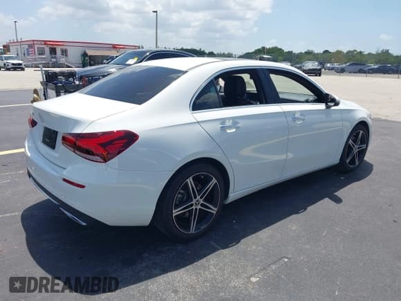 ✅ 2020 Mercedes-Benz A 220 • VIN: W1K3G4EB7LJ212733 • Лот: 43021928. Опубликован ранее на IAAI с пробегом 31 678 миль. Бесплатный доступ к архиву аукционных продаж из США и подробный отчёт об истории автомобиля на DreamBid. Изображение 4.