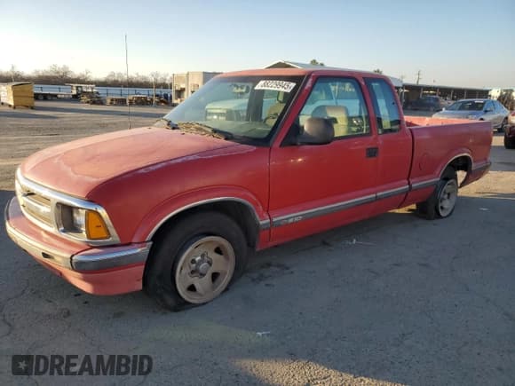✅ 1996 Chevrolet S-10 LS • VIN: 1GCCS1944T8123597 • Лот: 88229945. Опубликован ранее на Copart с пробегом 192 163 миль. Бесплатный доступ к архиву аукционных продаж из США и подробный отчёт об истории автомобиля на DreamBid. Изображение 1.