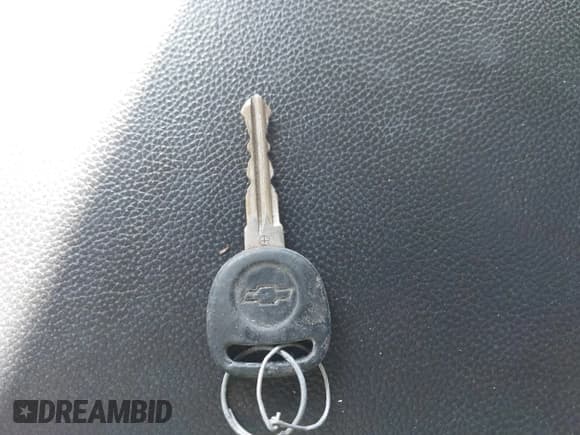 ✅ 2008 Chevrolet Silverado 1500 1LT • VIN: 2GCEK19C081151598 • Lot: 41914568. Listed on IAAI with 249,448 mi. Free auction sales archive from the USA and detailed vehicle history report at DreamBid. Image 11.